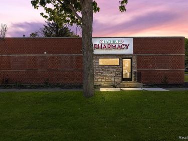 27241 SOUTHFIELD Road , Lathrup Village, MI 48076