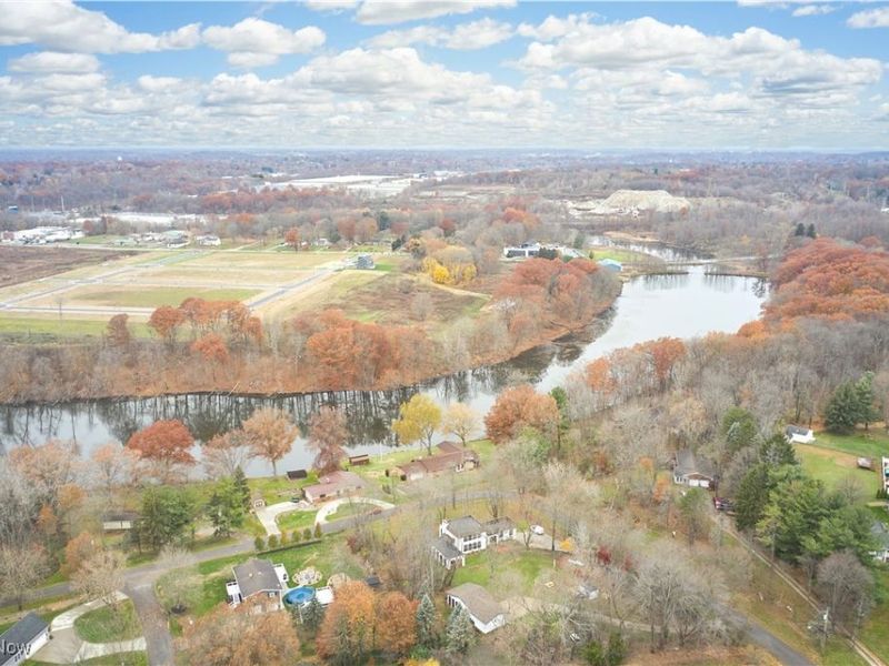 2671 Spring Valley Boulevard, Mogadore, OH 44260 Photo 3