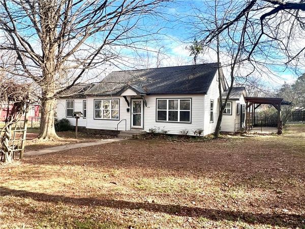 235 S Galveston, Russellville, AR 72801