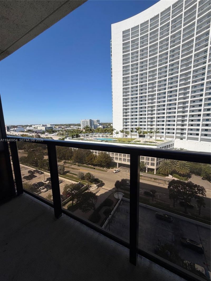 600 NE 36 St, Unit 1205, Miami, FL 33137 Photo