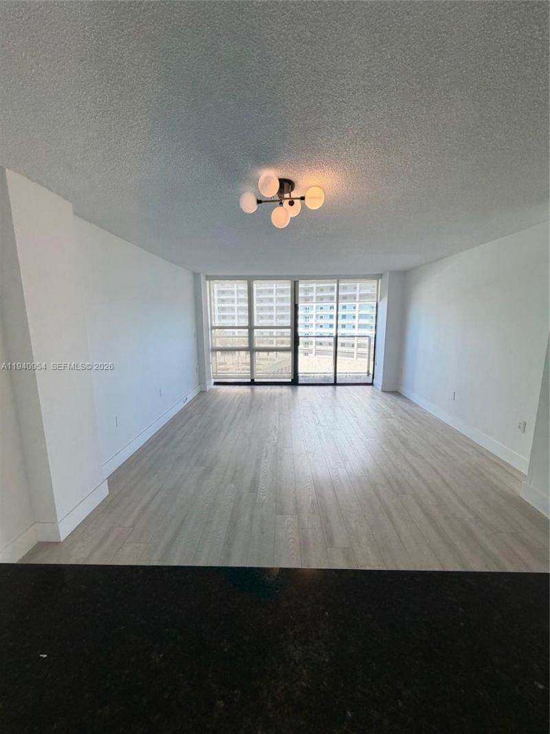 600 NE 36 St, Unit 1205, Miami, FL 33137 Photo