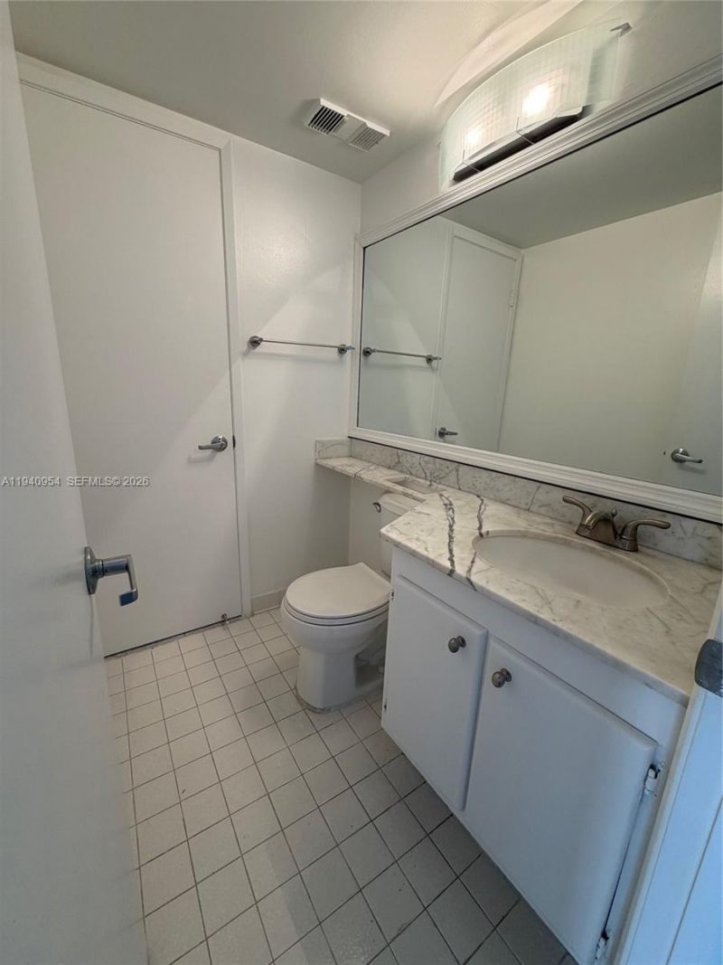 600 NE 36 St, Unit 1205, Miami, FL 33137 Photo