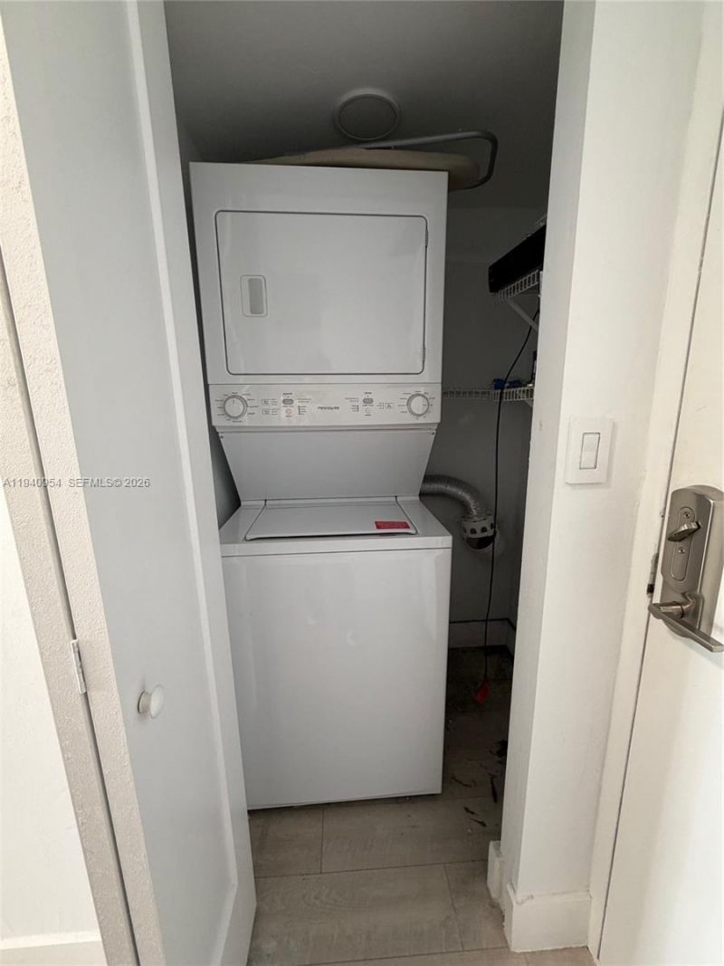 600 NE 36 St, Unit 1205, Miami, FL 33137 Photo