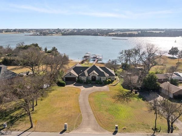 155 Lakeshore Drive, Waxahachie, TX 75165