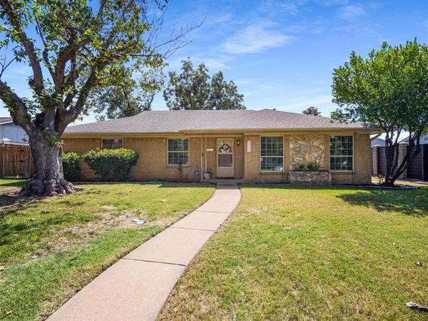 3750 Ridgeoak Way, Farmers Branch, TX 75244