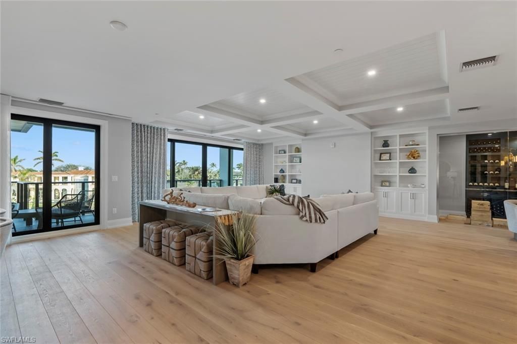 1820 Gulf Shore Blvd N, Unit 302-303, Naples, FL 34102 Photo