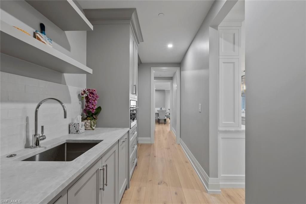 1820 Gulf Shore Blvd N, Unit 302-303, Naples, FL 34102 Photo