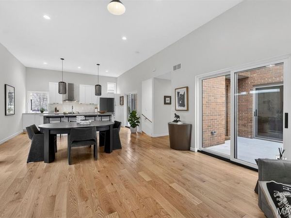 3810 Olive Street, St Louis, MO 63108