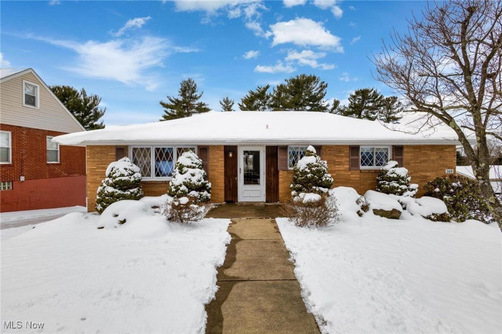 369 Westwood Drive, Steubenville, OH 43953 Main Photo