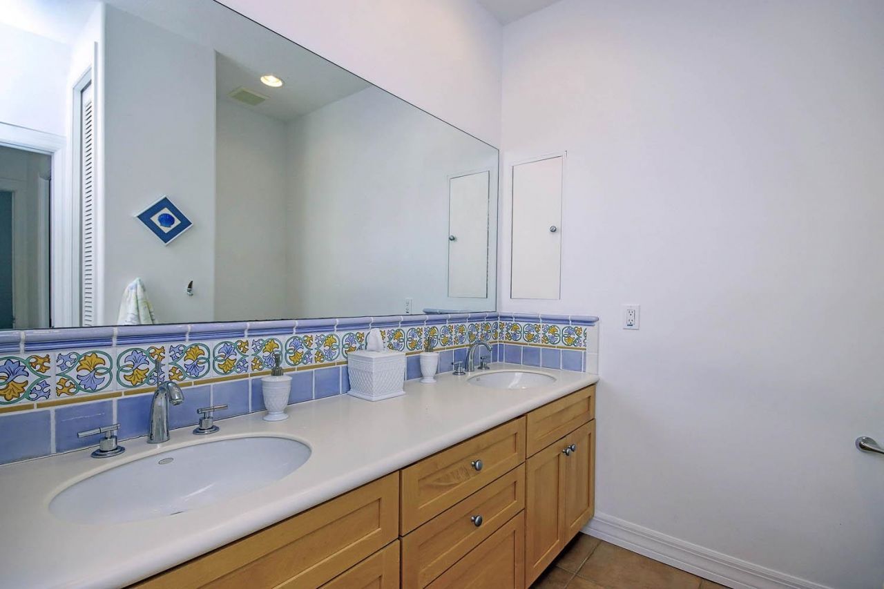 580 Sea Oats Dr, Sanibel, FL 33957 Photo