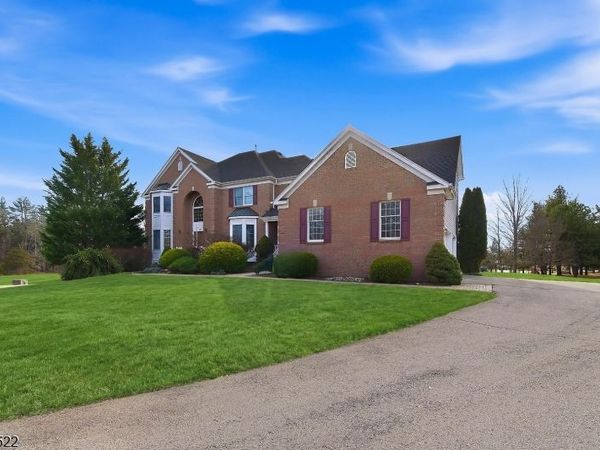 43 Rosewood Ct, Montgomery, NJ 08502