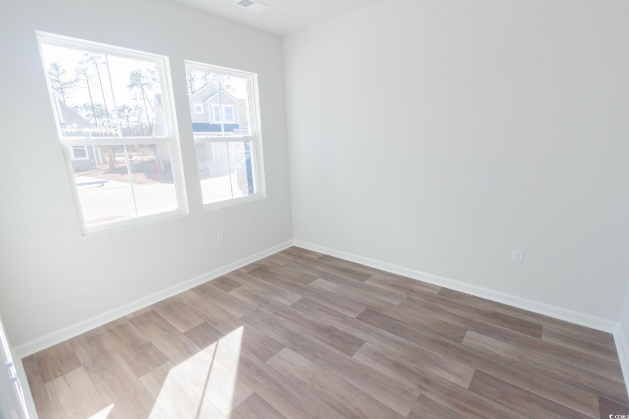 1375 Speedway St. Photo 5