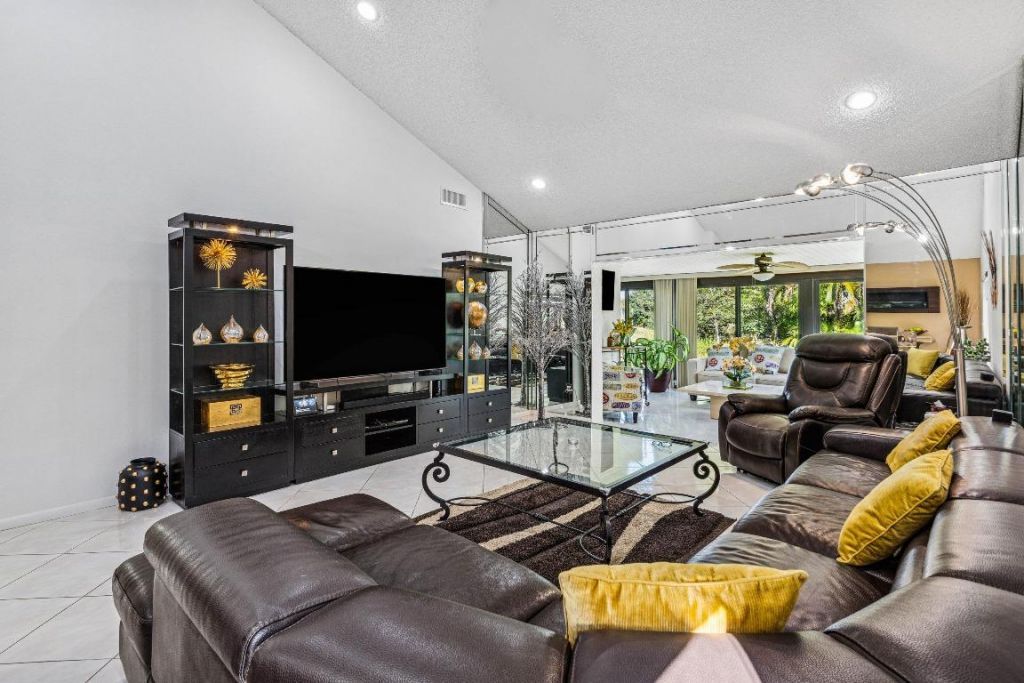 21720 Arriba Real, Unit 37-b, Boca Raton, FL 33433 Photo