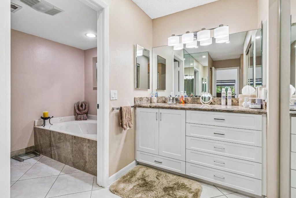 21720 Arriba Real, Unit 37-b, Boca Raton, FL 33433 Photo