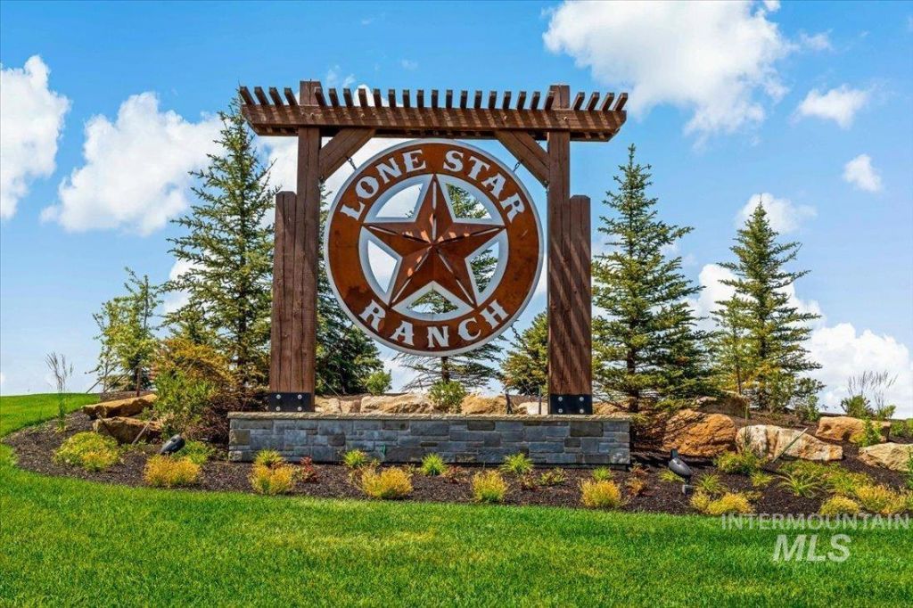 13740 Gallo Canyon St, Nampa, ID 83651 Main Photo