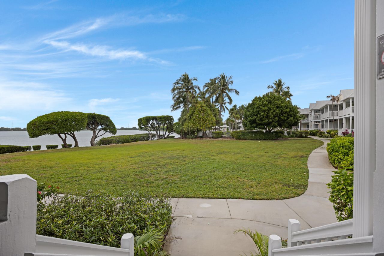 5100 Sunset Village Drive, Duck, FL 33050 Photo