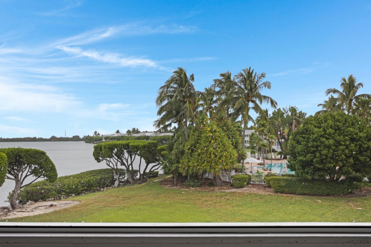 5100 Sunset Village Drive, Duck, FL 33050 Photo