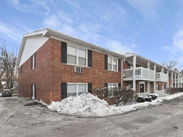 565 Maple Avenue, Unit 8, Lisle, IL 60532