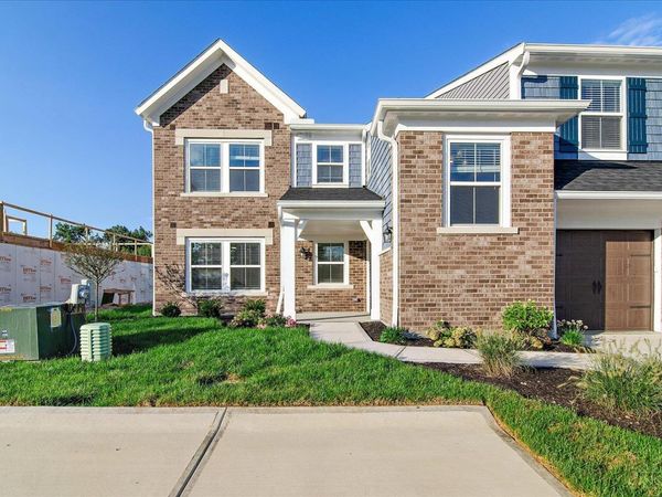305 Parkview Lane, Unit 305, Miami Twp, OH 45150