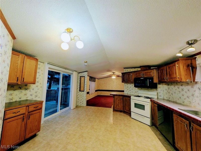 9623 Yoder Road, Sterling, OH 44276 Photo 10