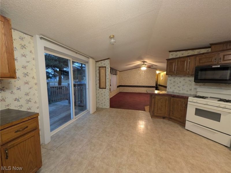 9623 Yoder Road, Sterling, OH 44276 Photo 11