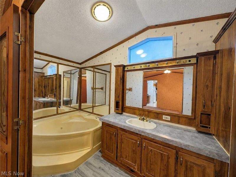9623 Yoder Road, Sterling, OH 44276 Photo 8