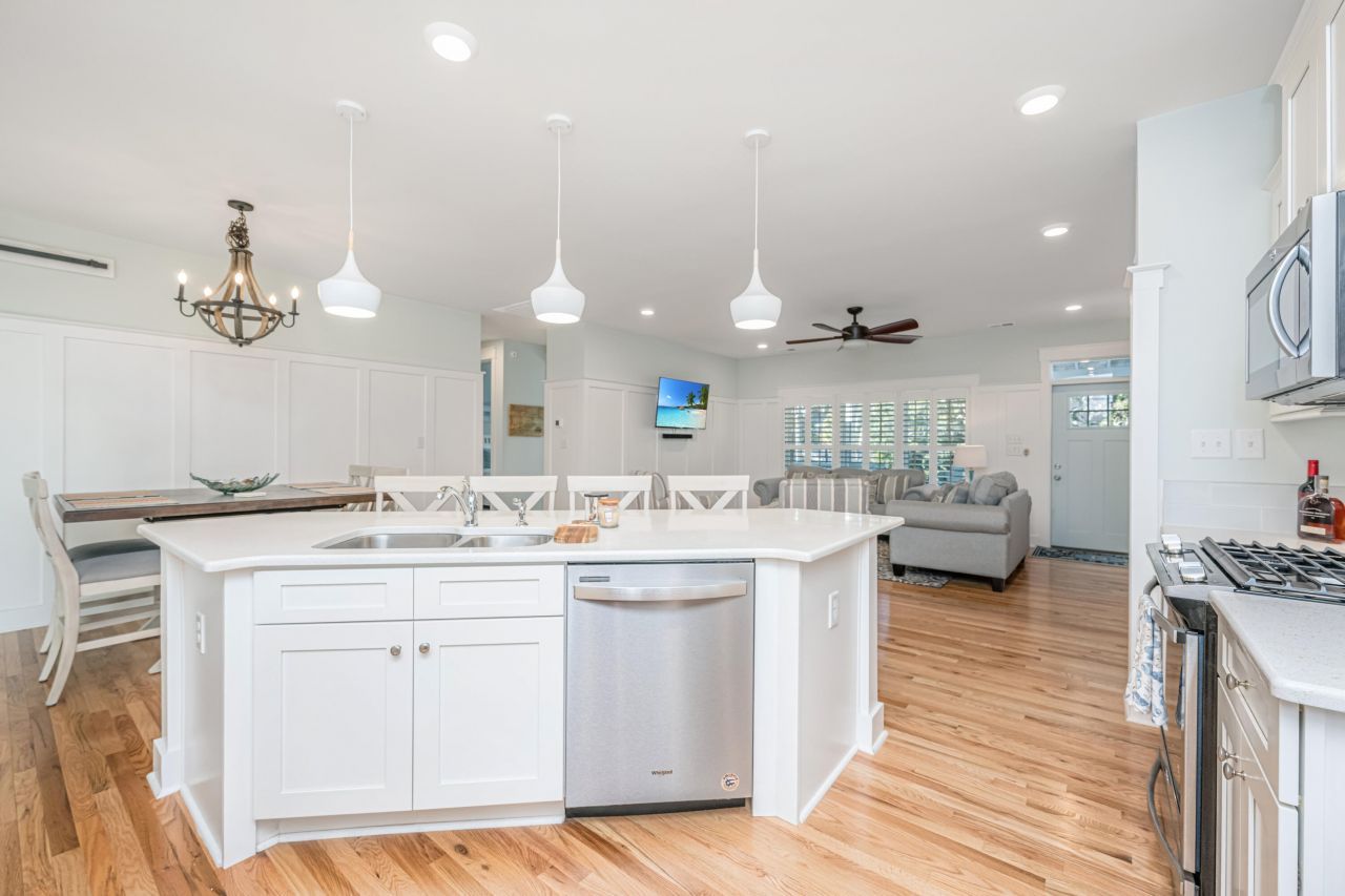 211 W Hudson Avenue Photo 10