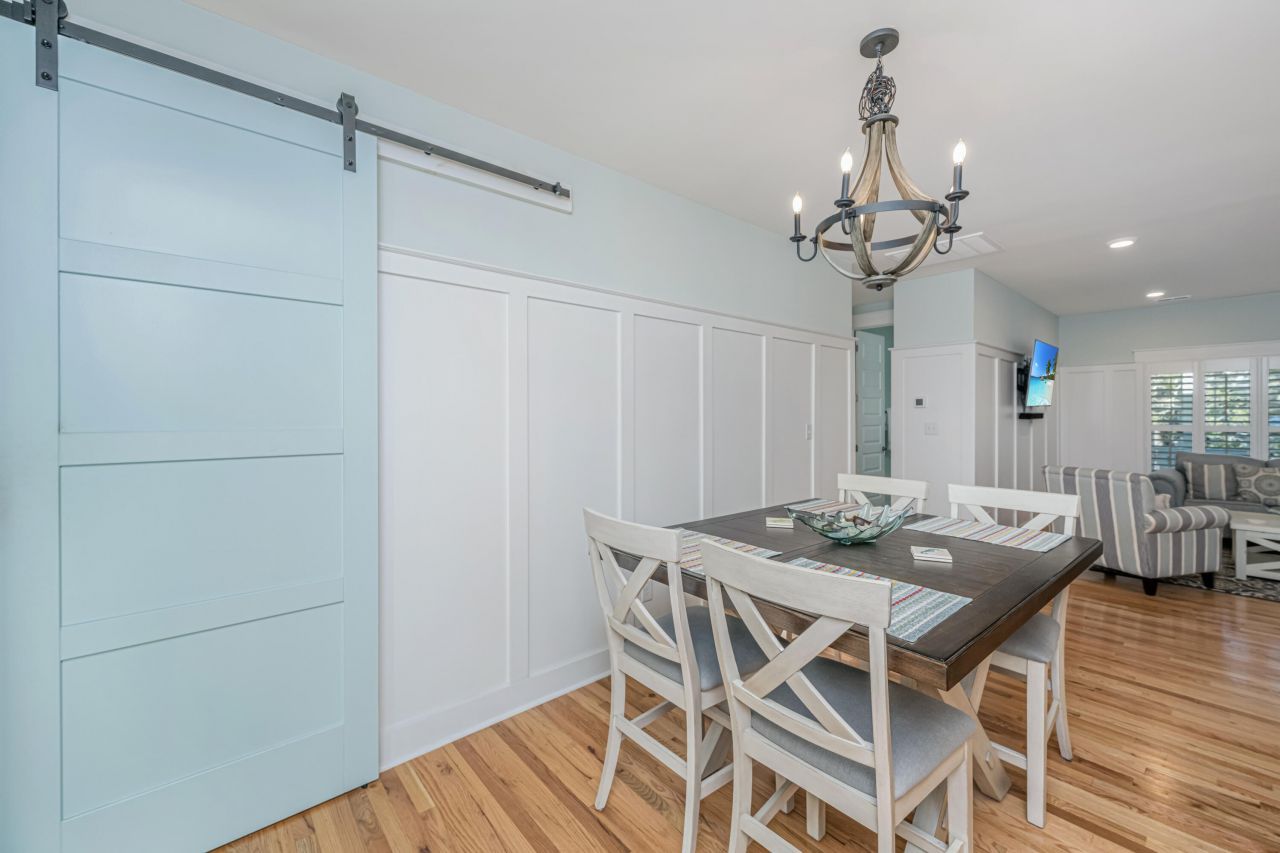 211 W Hudson Avenue Photo 14