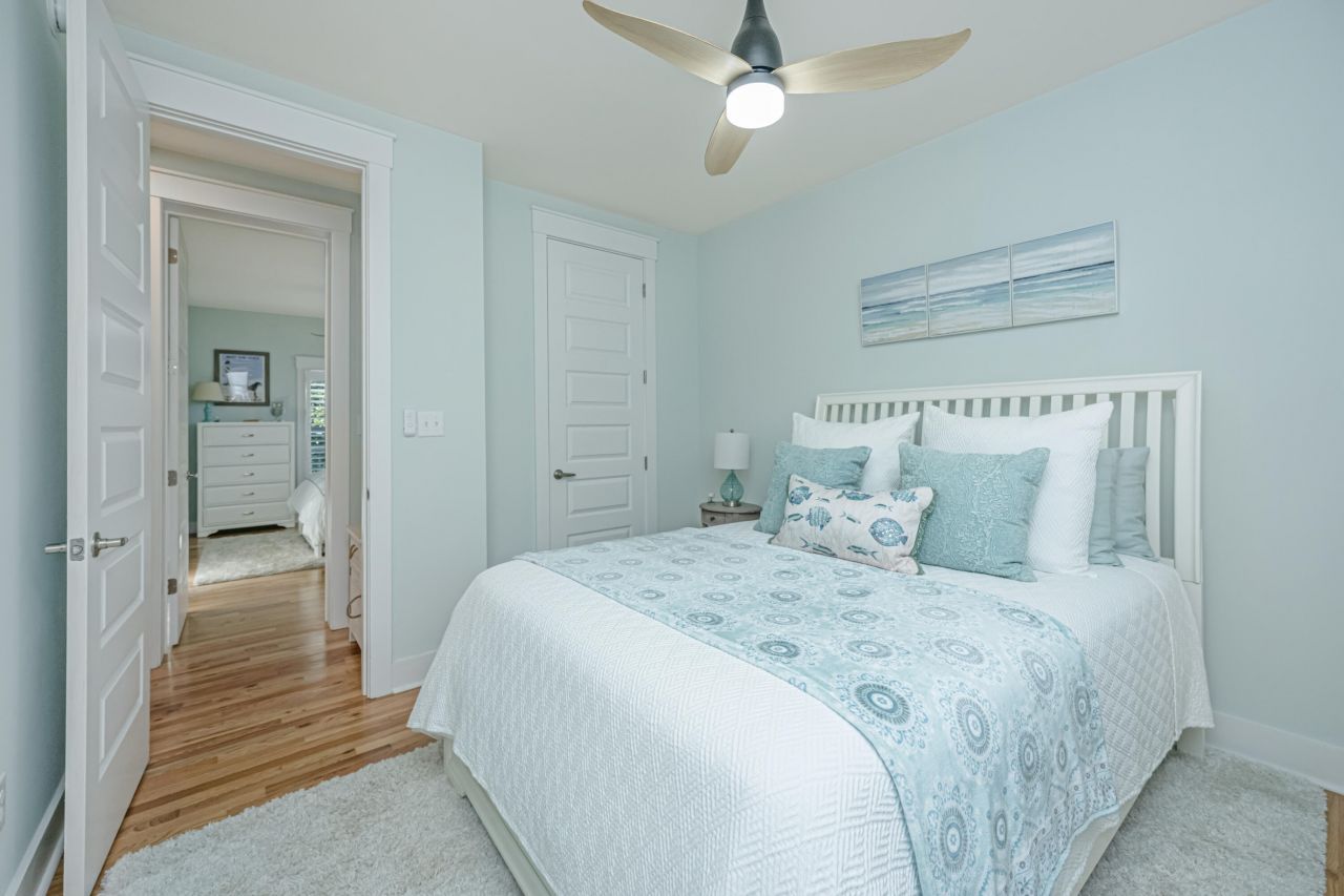 211 W Hudson Avenue Photo 24