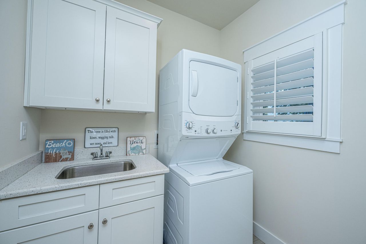 211 W Hudson Avenue Photo 29