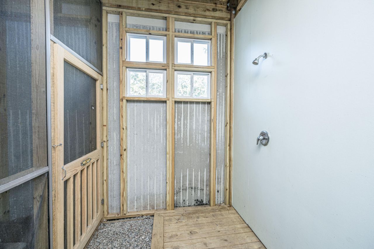 211 W Hudson Avenue Photo 39