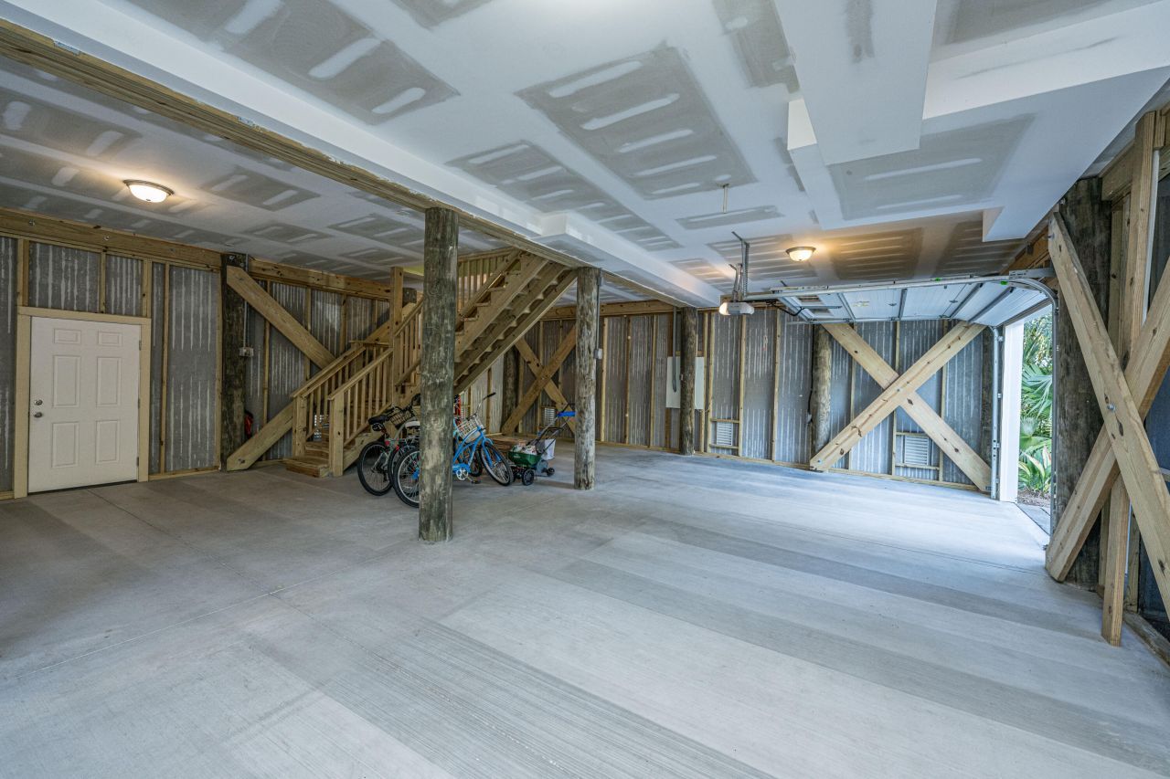 211 W Hudson Avenue Photo 41