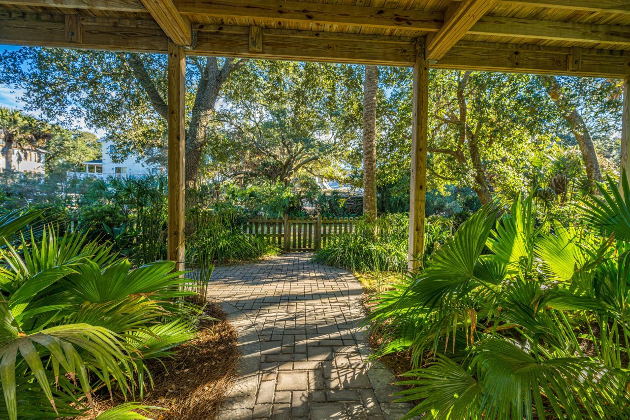 211 W Hudson Avenue Photo 43