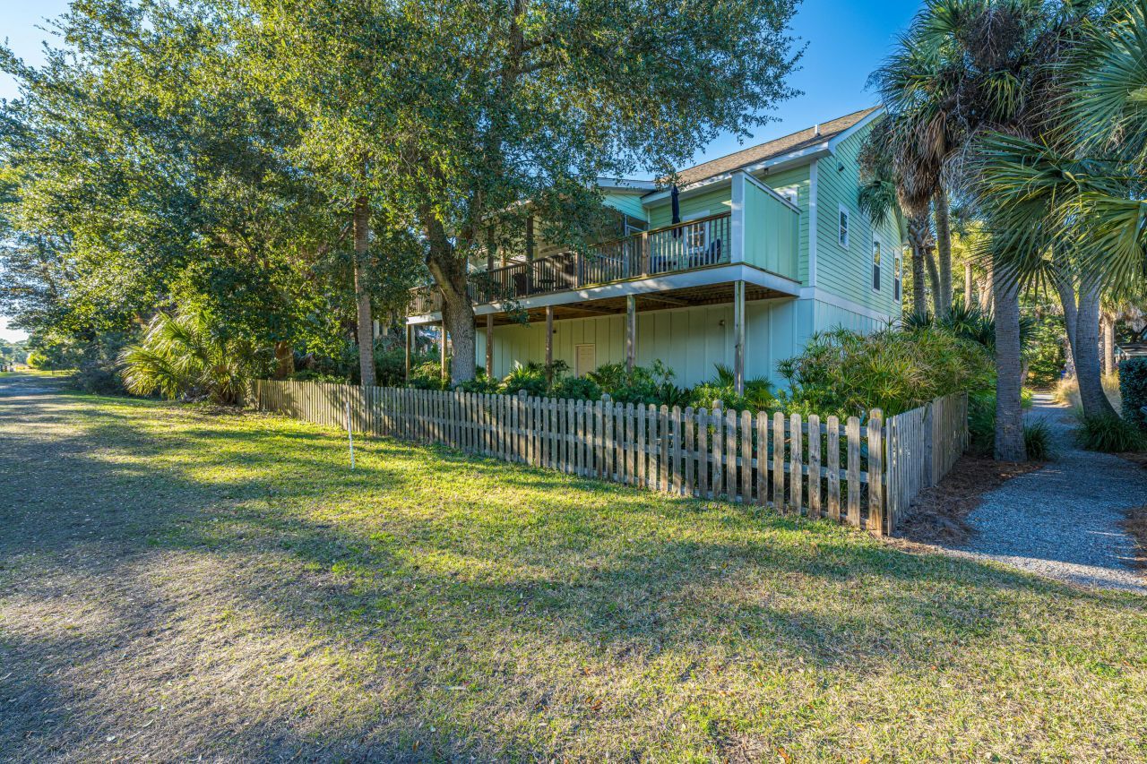 211 W Hudson Avenue Photo 50