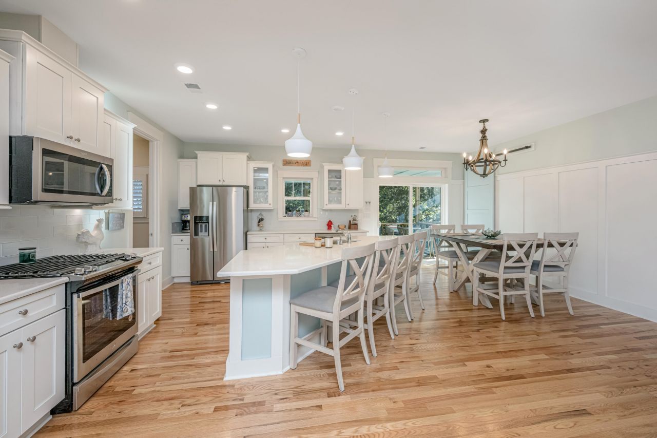 211 W Hudson Avenue Photo 8