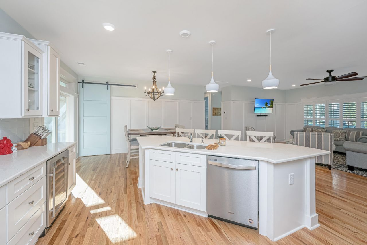 211 W Hudson Avenue Photo 9