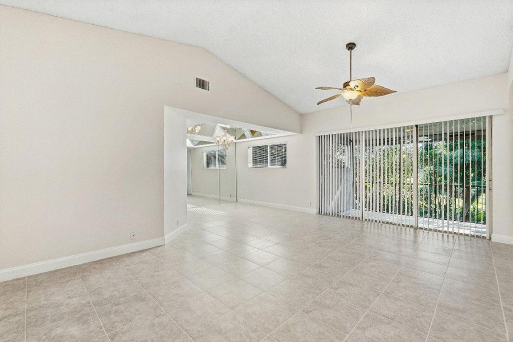 9770 Nickels Boulevard, Unit 405, Boynton Beach, FL 33436 Photo
