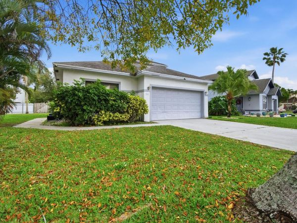 94 Magnolia Circle, Boynton Beach, FL 33436