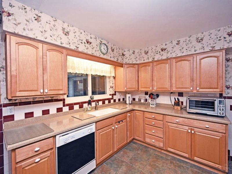 5734 Wielert Avenue, Cincinnati, OH 45239 Photo 16