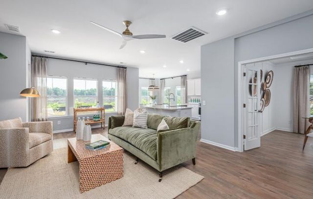 1036 Patagonia Street Photo 7