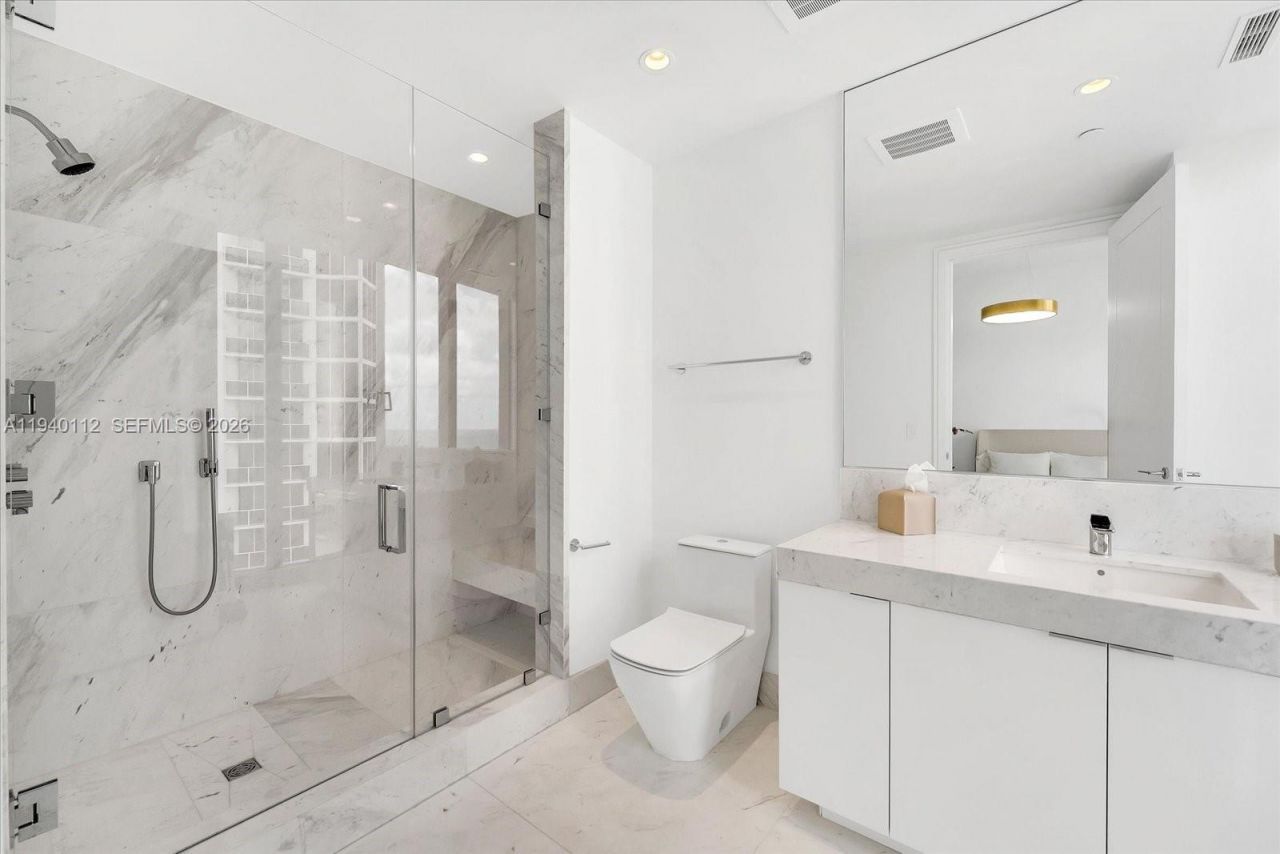 17975 Collins Ave, Unit N-1902, Sunny Isles Beach, FL 33160 Photo