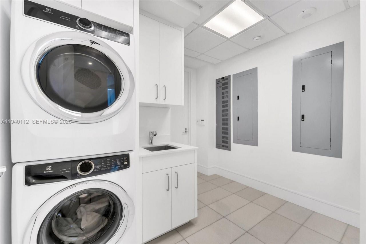 17975 Collins Ave , Unit N-1902, Sunny Isles Beach, FL 33160 Photo