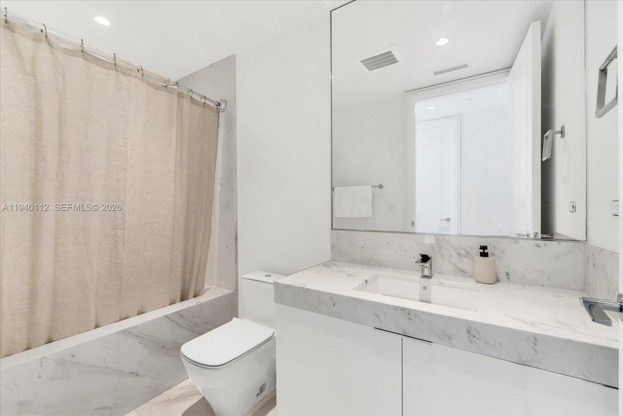 17975 Collins Ave, Unit N-1902, Sunny Isles Beach, FL 33160 Photo