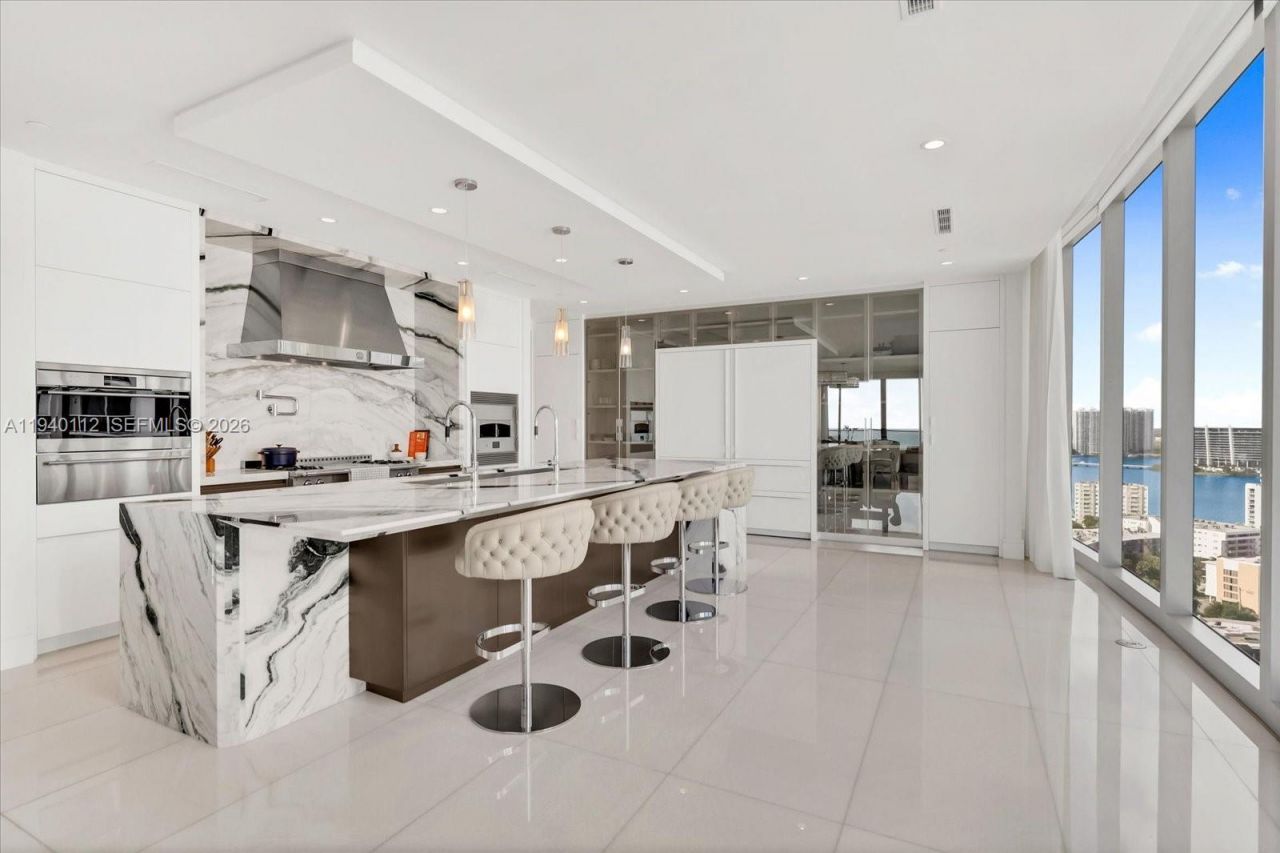 17975 Collins Ave, Unit N-1902, Sunny Isles Beach, FL 33160 Photo
