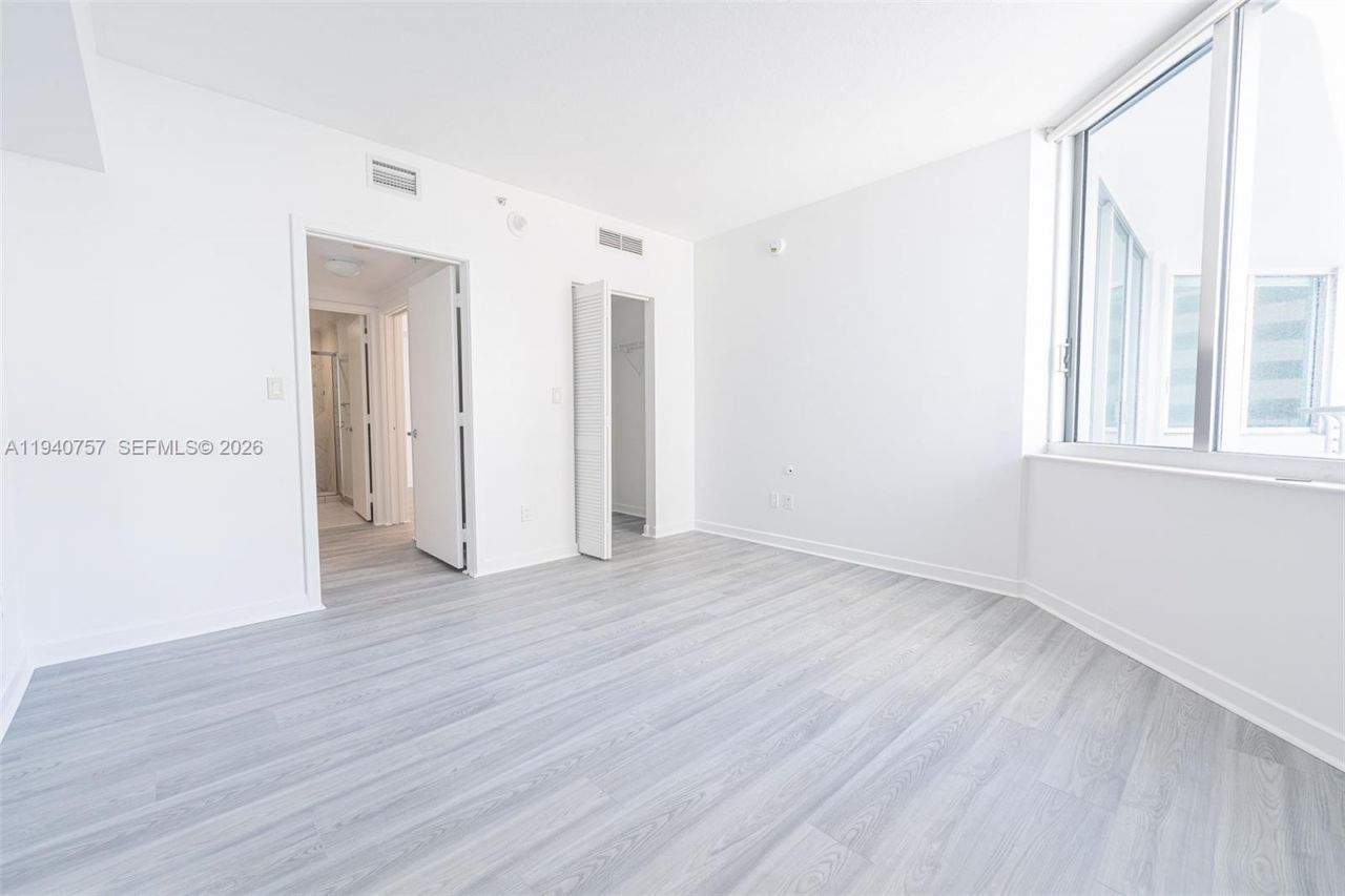 335 S Biscayne Blvd , Unit 1108, Miami, FL 33131 Photo