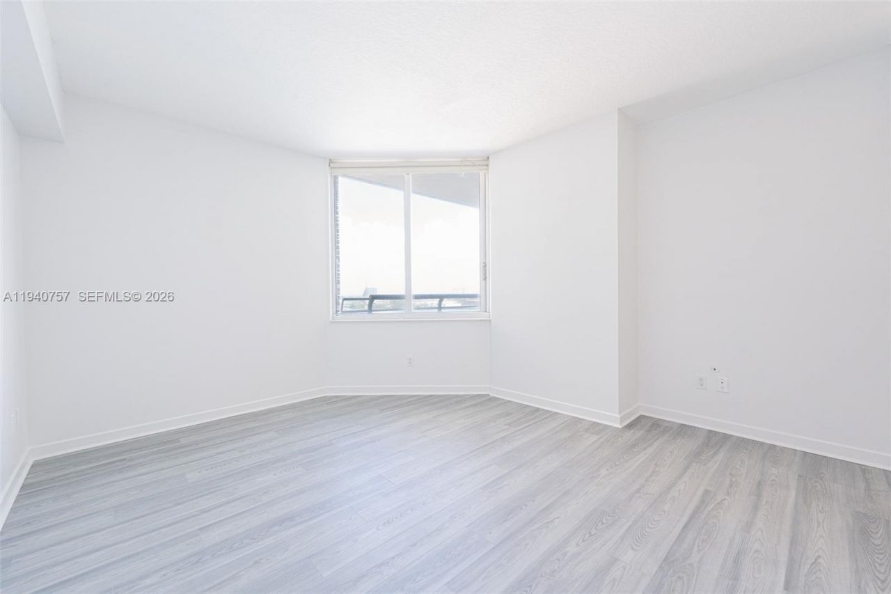 335 S Biscayne Blvd , Unit 1108, Miami, FL 33131 Photo