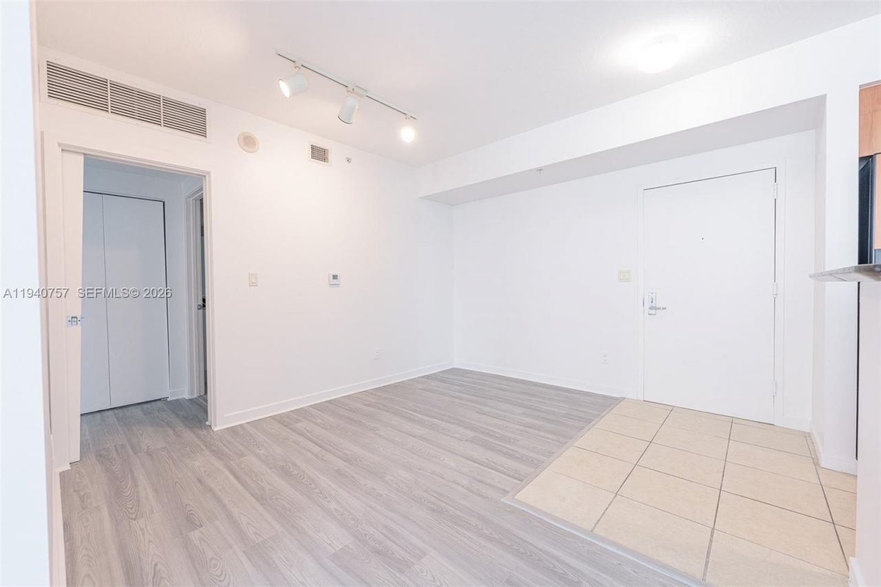 335 S Biscayne Blvd , Unit 1108, Miami, FL 33131 Photo