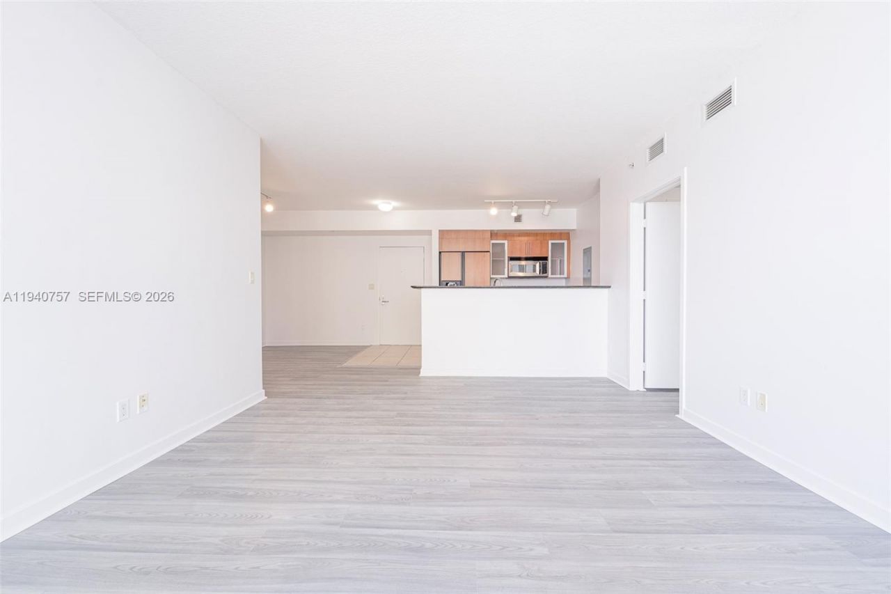 335 S Biscayne Blvd , Unit 1108, Miami, FL 33131 Photo