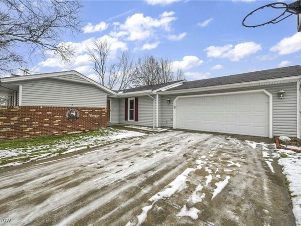 132 Mount Vernon Court, Elyria, OH 44035