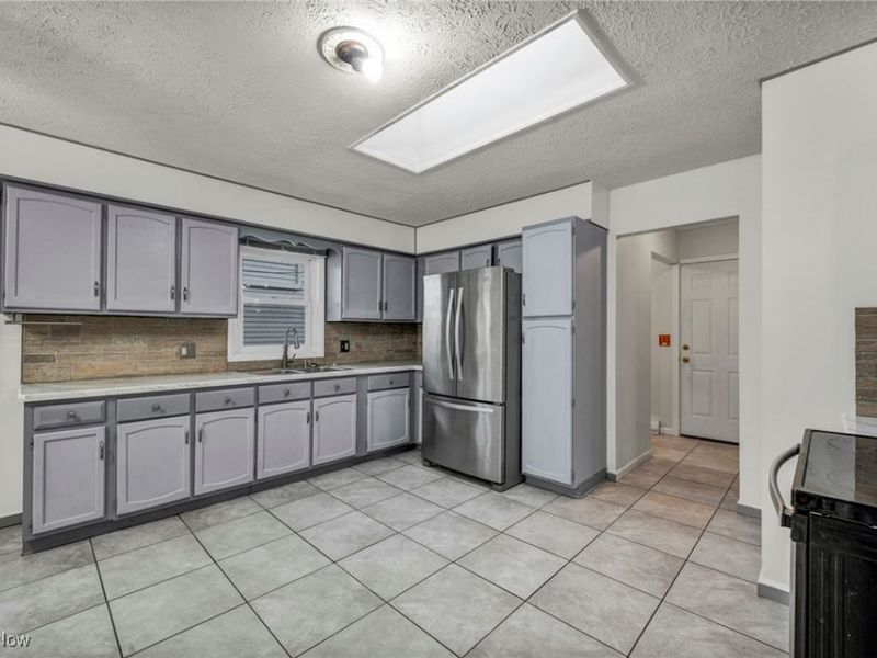 132 Mount Vernon Court, Elyria, OH 44035 Photo 20